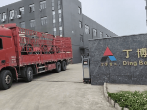 3臺(tái)PE250x750和1臺(tái)PE250X400鄂破發(fā)往上海港口