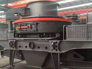 立式?jīng)_擊破碎機(jī)怎么樣？怎么解決出分粉高的問題？